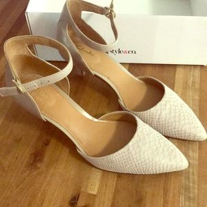 Clark’s artisan pumps